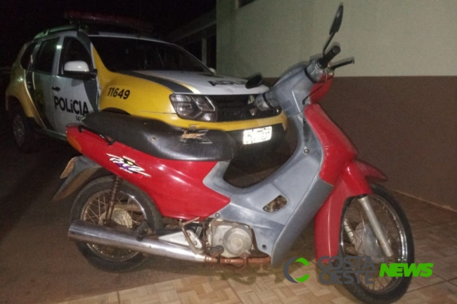 Polícia Militar apreende Honda Biz pilotada por condutor não habilitado