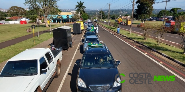 Carreata pede a reabertura do comércio em Foz do Iguaçu; vídeo