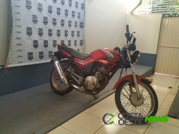 Polícia Civil de Santa Helena prende três pessoas, recupera moto e apreende arma, drogas, dinheiro e vários objetos