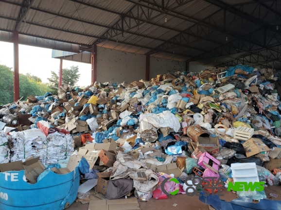 Santa-helenense pede ajuda de agentes ambientais para recuperar R$ 6 Mil lançados ao lixo