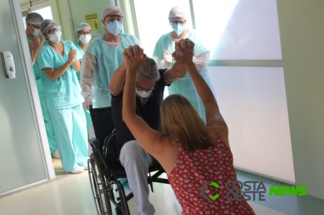 Hospital Costa Cavalcanti tem terceira alta hospitalar por coronavírus, em Foz 