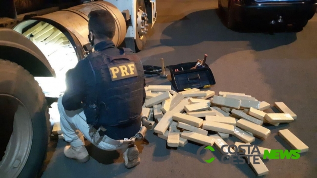 PRF apreende 1 tonelada de maconha que seria entregue em Medianeira; condutor foi preso em flagrante