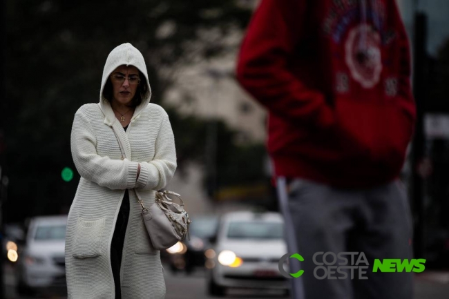 Previsão do tempo: frente fria em maio traz chuva seguida de frio