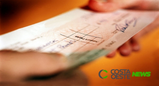 Agricultor vende colheitadeira e recebe dois cheques sem fundo na região
