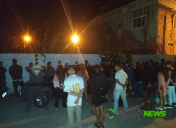 Polícia fecha festa clandestina com 60 pessoas no Paraná