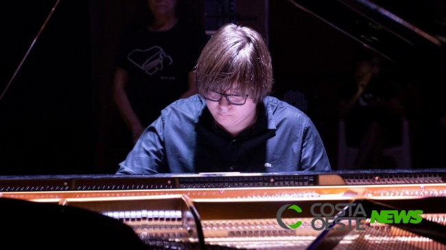 Pianista de 16 anos é atração em nova live da Unicultura