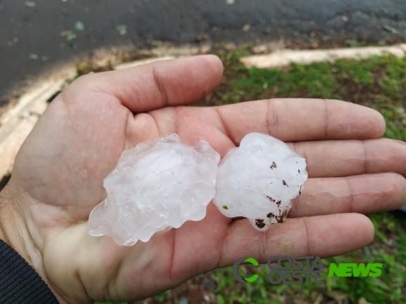 Chuva acompanhada de vento e granizo assusta moradores de Santa Helena (vídeo)