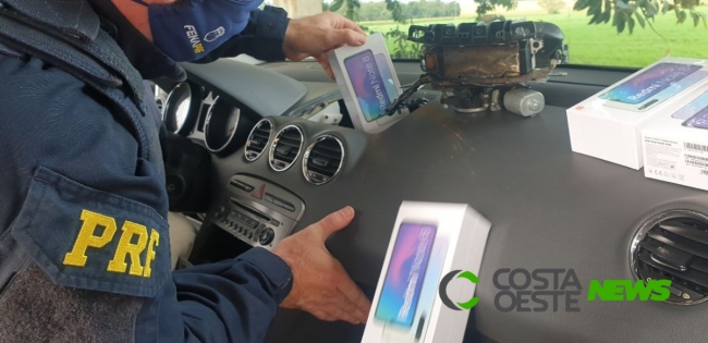 PRF apreende veículo transportando celulares em fundo falso em Santa Terezinha de Itaipu
