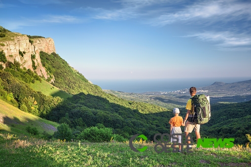 O pai e o filho na montanha