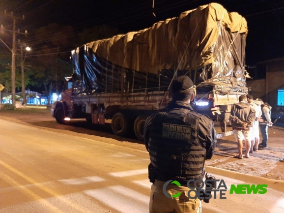 BPFRON apreende 600kg de maconha em caminhão em Diamante do Oeste; três pessoas foram presas