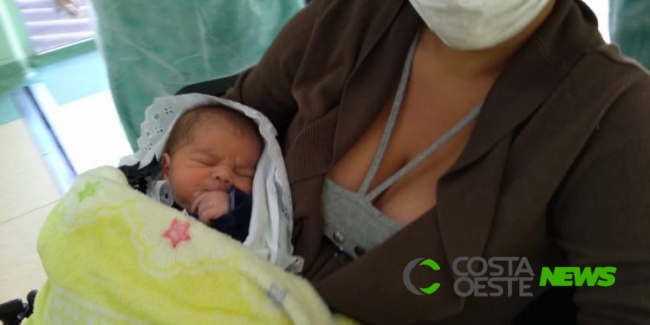 Mulher com Covid-19 dá a luz no Costa Cavalcanti e bebê não é infectado