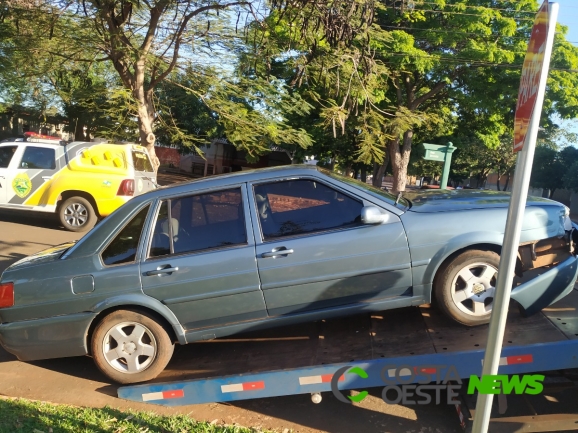 Condutor provoca acidente, foge do local e abandona veículo em Santa Helena
