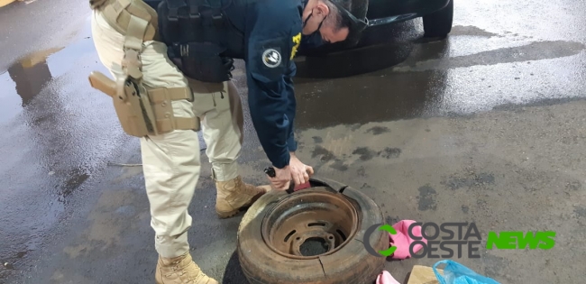 PRF encontra 3 quilos de cocaína em estepe de automóvel em Guaíra