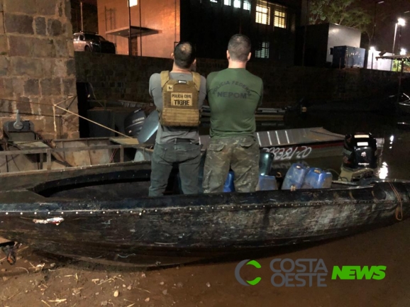 Embarcação carregada com mais de 300kg de maconha é apreendida no Rio Paraná