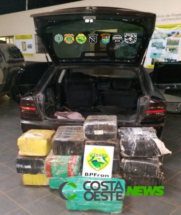 BPFRON apreende carro carregado com quase 300 kg de maconha em Guaíra