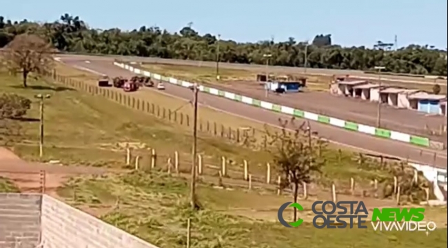 Tanque do Exército tomba durante treinamento no autódromo em Cascavel