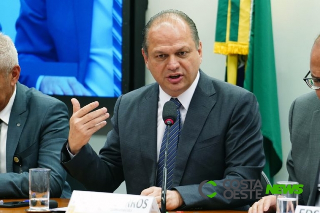 Bolsonaro oficializa Ricardo Barros como líder do governo na Câmara