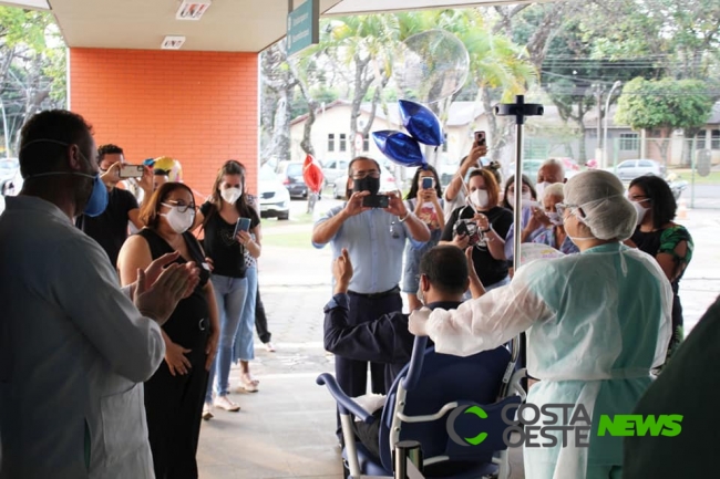 Vidas salvas: Hospital Costa Cavalcanti supera o número de 100 altas da covid-19