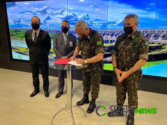 Exército e Itaipu assinam acordo de cooperação técnica 