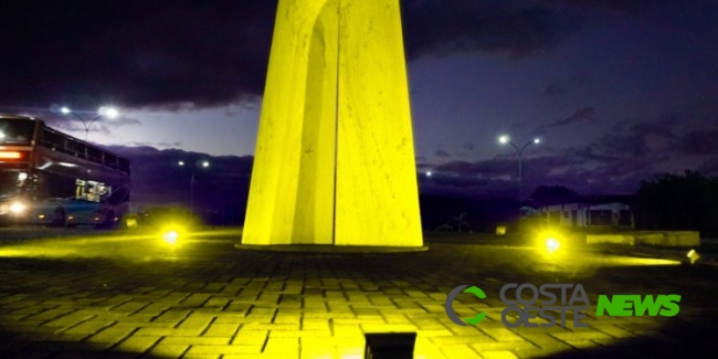Usina de Itaipu adere ao Setembro Amarelo e ilumina atrativos com as cores da campanha