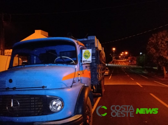 Adolescente é apreendido com caminhão cheio de cigarros; a carga foi carregada em Santa Helena