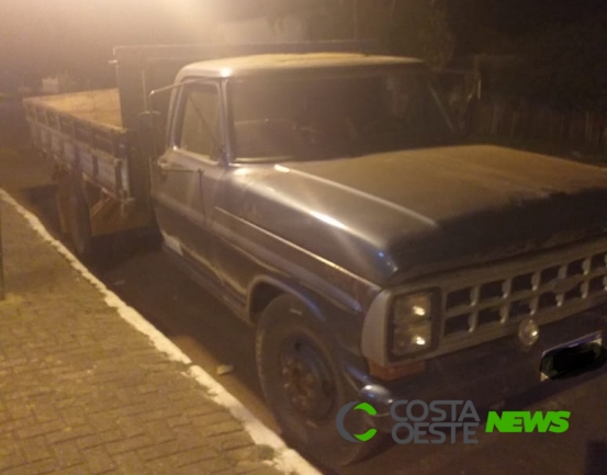 Caminhão com placas de Medianeira é recuperado pela PM em Guaíra