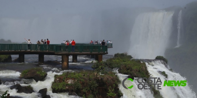 Visitantes esgotam ingressos para acesso às Cataratas do Iguaçu neste domingo, 06