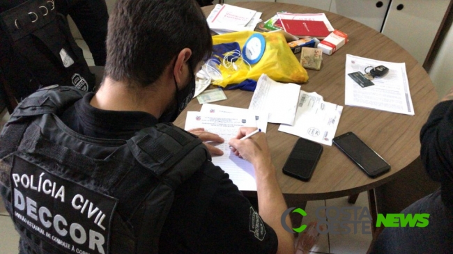 Polícia Civil cumpre mandados em condomínio de luxo em Cascavel
