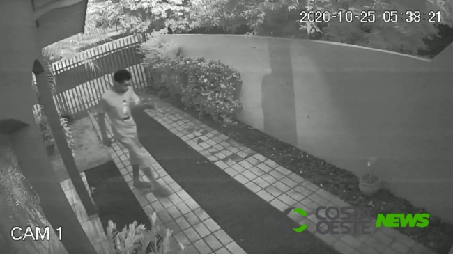 Audacioso; ladrão de flores volta a atacar em Santa Helena (vídeo)