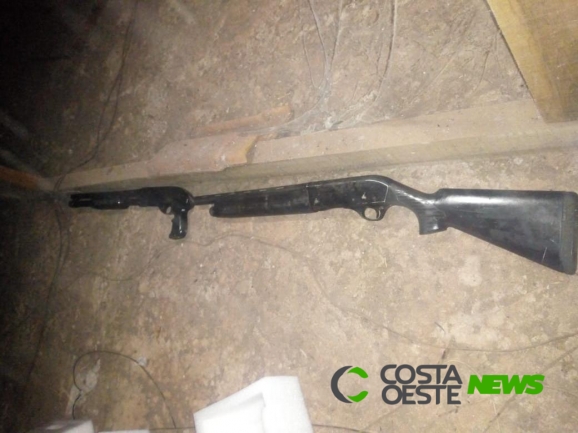Polícia Civil apreende armas e colete balístico em Guaíra