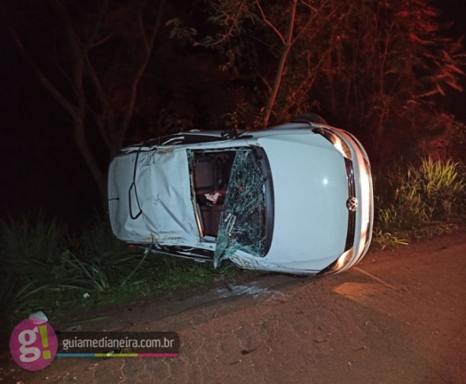 Capotamento deixa um morto e outro gravemente ferido na PR 495 em Serranópolis 