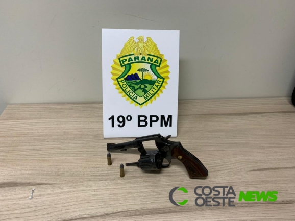 Polícia Militar apreende arma de fogo e detém motociclista em Santa Helena