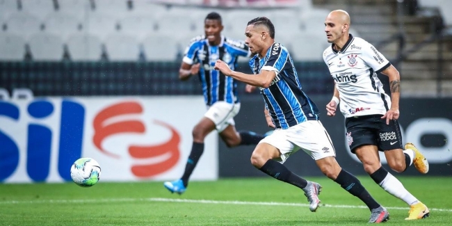 Grêmio tem empate frustrante diante do Corinthians, com dois a mais no campo 