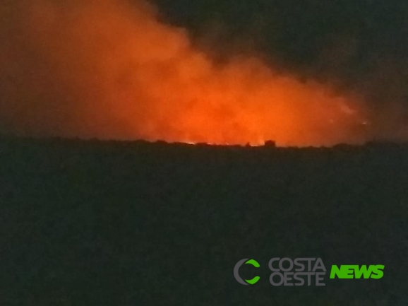 Incêndio atinge aterro sanitário de Medianeira 