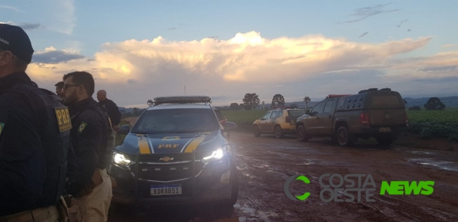 PRF e PM trocam tiros com quadrilha suspeita de roubo a bancos no Paraná