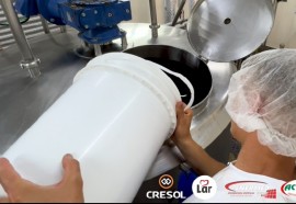 Cooperativismo muda vidas e leite da agricultura familiar se transforma em iogurte de alta qualidade