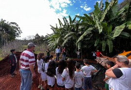 Construção de fossa ecológica