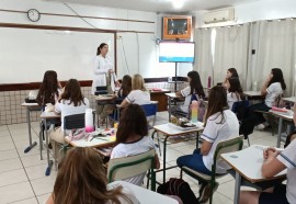 Palestras sobre gravidez na adolescência em Missal