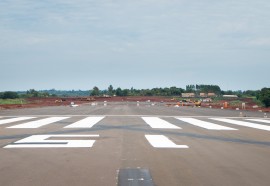 Ampliação de pista do Aeroporto de Foz transformará terminal em hub do Mercosul. Foto: Sara Cheida/Itaipu Binacional