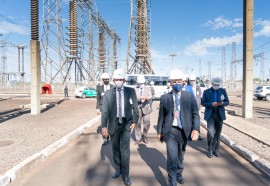 Visita do ministro de Minas e Energia, Bento Albuquerque, e do diretor-geral brasileiro de Itaipu, general Joaquim Silva e Luna, à subestação, em nove