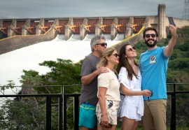 Vertedouro aberto atrai mais de 65 mil turistas para Itaipu-Foto:Rubens Fraulini / Itaipu Binacional