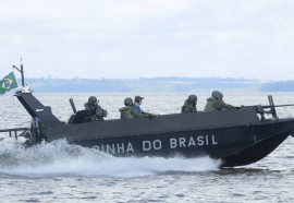 Lancha de Operações Ribeirinhas São Félix do Araguaia no lago de Itaipu. Foto: Abel Andreguetti