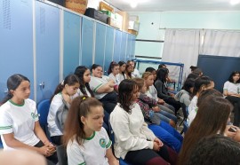 Palestras sobre gravidez na adolescência em Missal