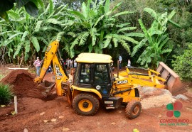 Construção de fossa ecológica