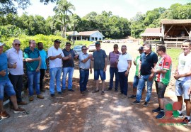 Entrega de pontes em Missal