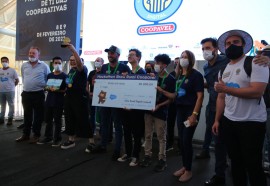 A equipe SysAgro venceu o Hackathon e faturou prêmio de R$ 20 mil - Crédito: Lucas Hülse/Show Rural Coopavel