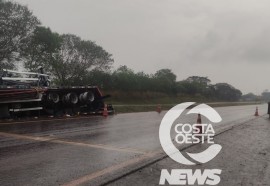 Acidente envolvendo carreta é registrado na BR-277 em São Miguel do Iguaçu