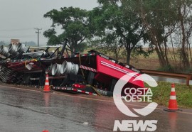 Acidente envolvendo carreta é registrado na BR-277 em São Miguel do Iguaçu