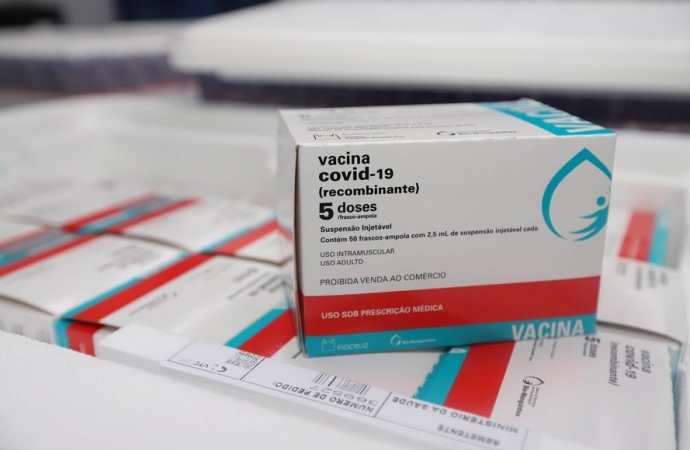 133,1 mil vacinas contra a Covid-19 desembarcam no Paraná