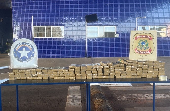 A Receita Federal em conjunto com a Polícia Federal apreende 114,2 kg de substancias análogas à maconha